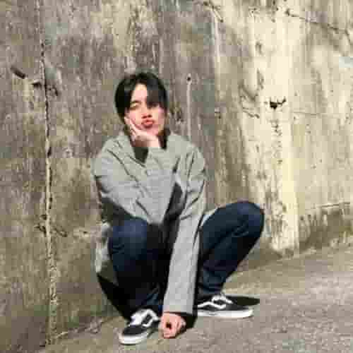 借问人世愁寂意