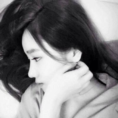 穿帆布鞋的是女王i